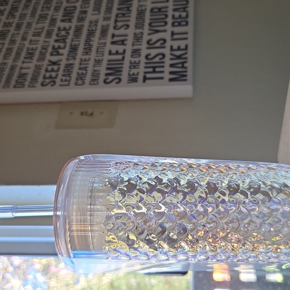 Transparent Mermaid Scales AB Coated Glass Tumbler 21 OZ With Plastic Straw NEW - Picture 3 of 4